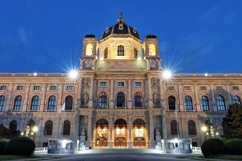 a large building with many windows